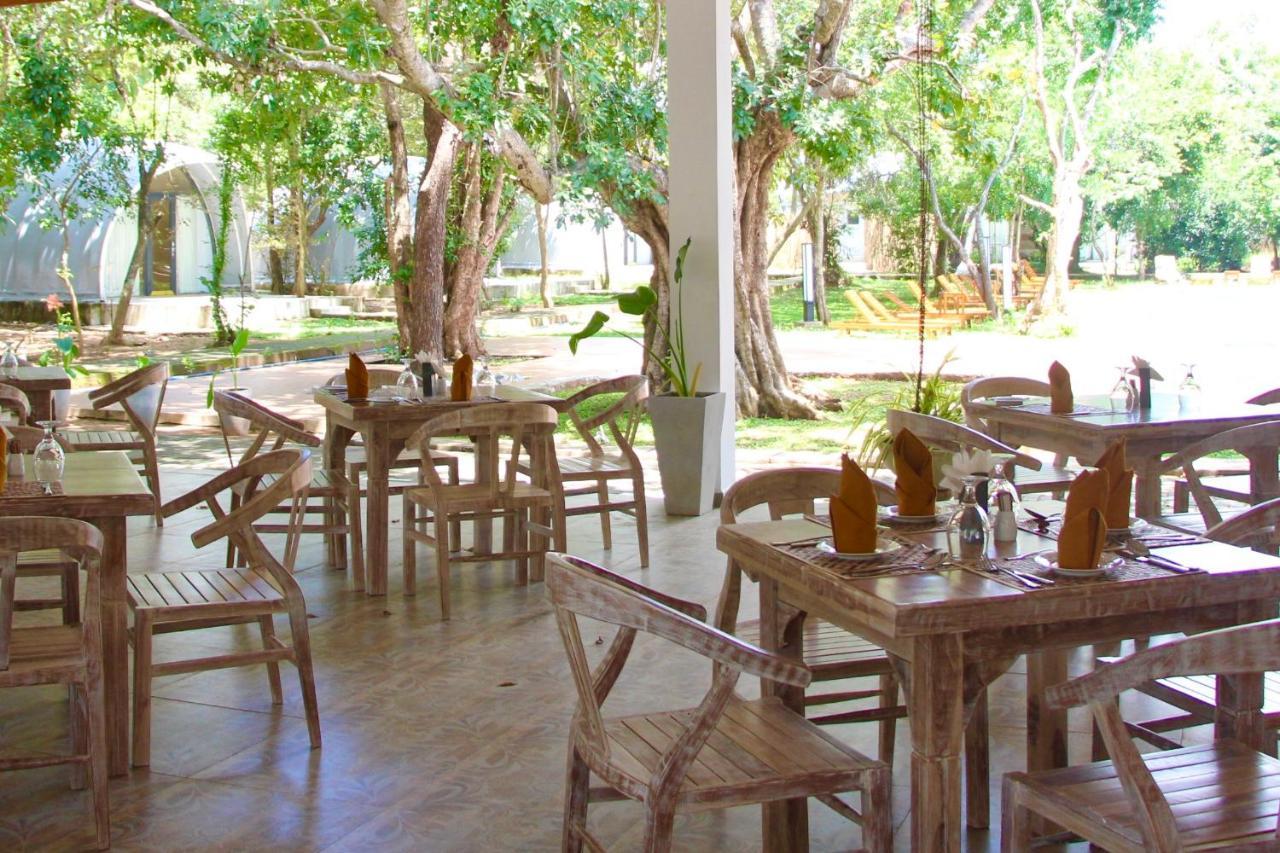 Nivadoo Resort Sigiriya Luaran gambar The restaurant at the resort