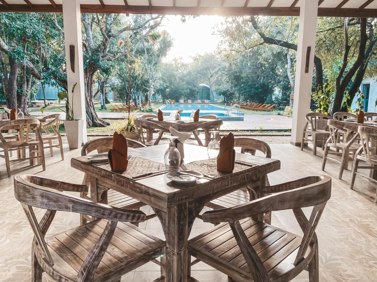 Nivadoo Resort Sigiriya Luaran gambar The restaurant at the hotel