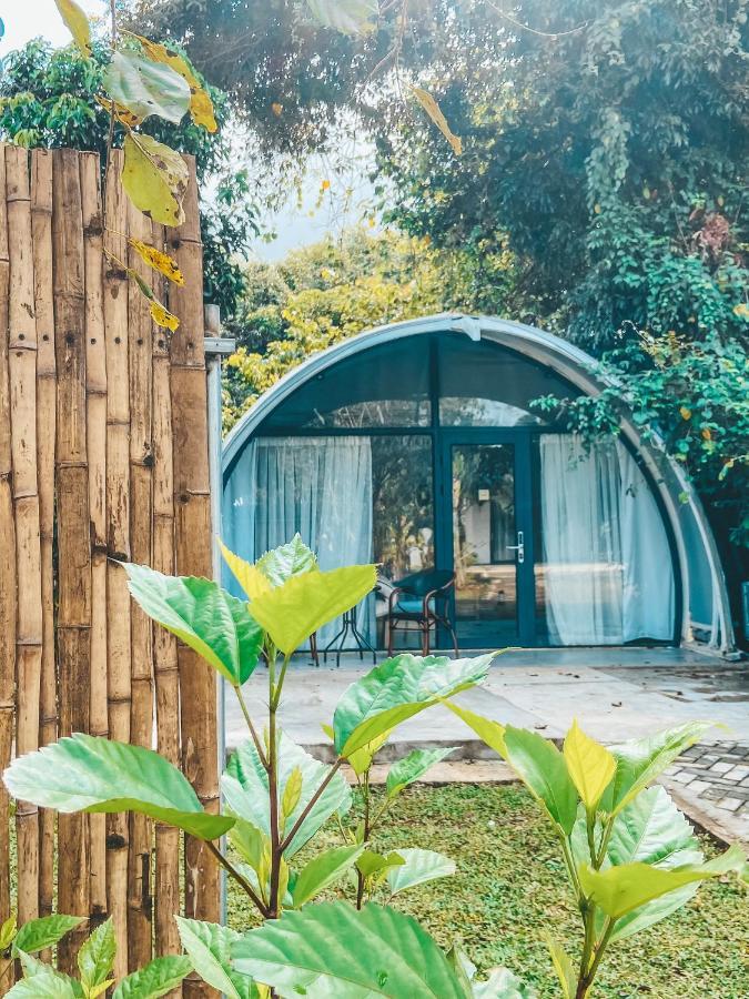Nivadoo Resort Sigiriya Luaran gambar A prefab home in Vietnam