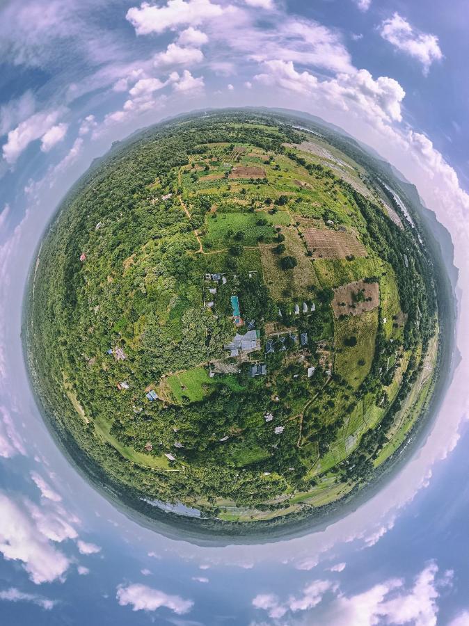 Nivadoo Resort Sigiriya Luaran gambar Aerial view of the village