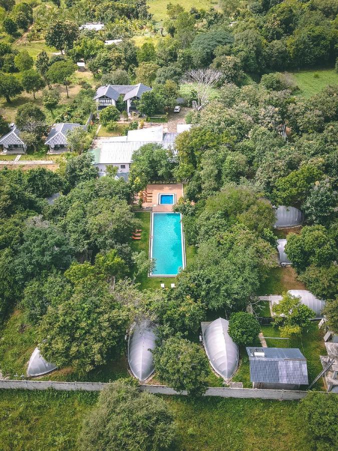 Nivadoo Resort Sigiriya Luaran gambar Aerial view of the house